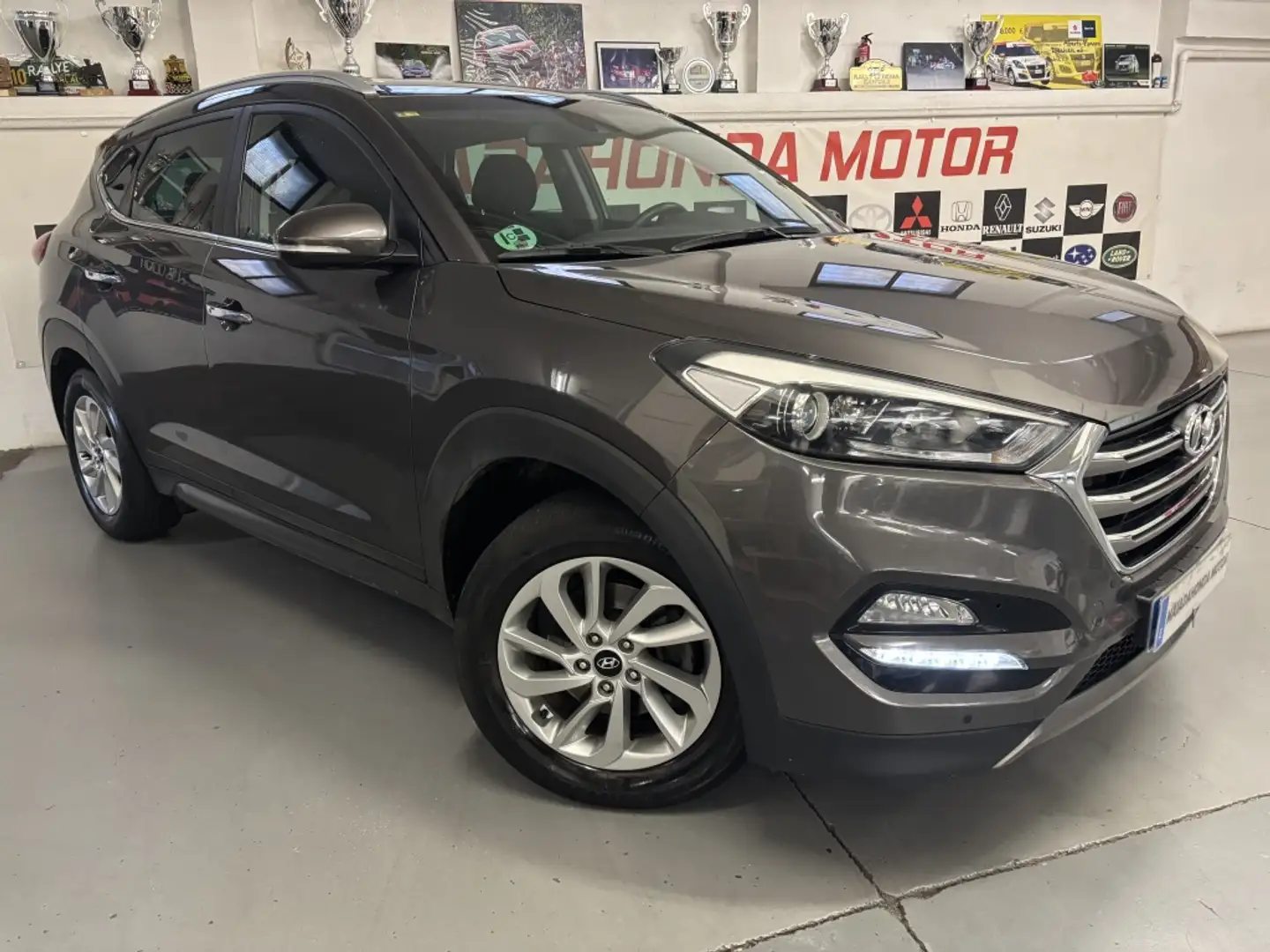 Hyundai TUCSON 1.7CRDI BD Klass Nav 4x2 Brun - 2