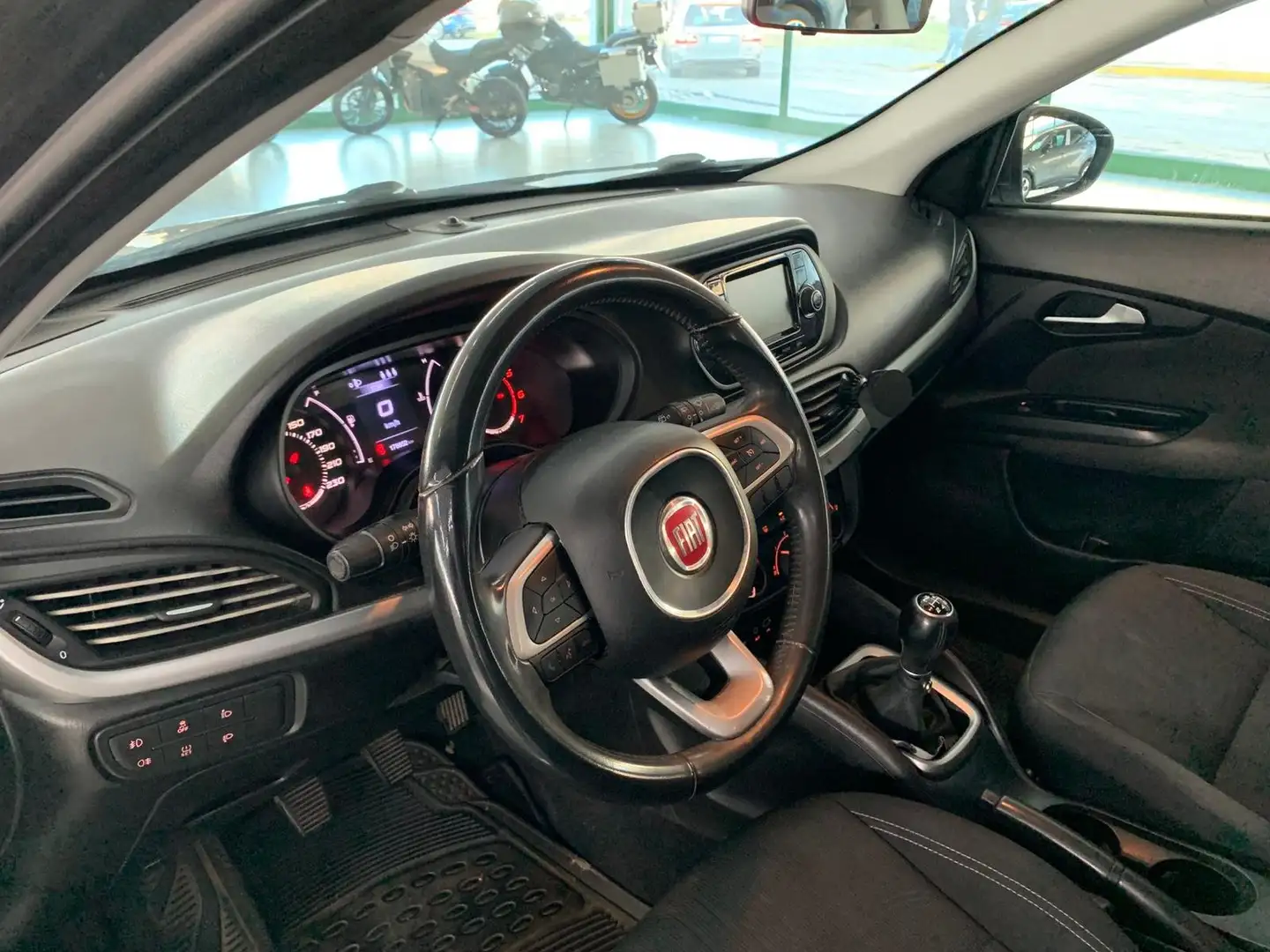 Fiat Tipo Tipo 5 porte II  5p 1.3 mjt Easy Business Gris - 2