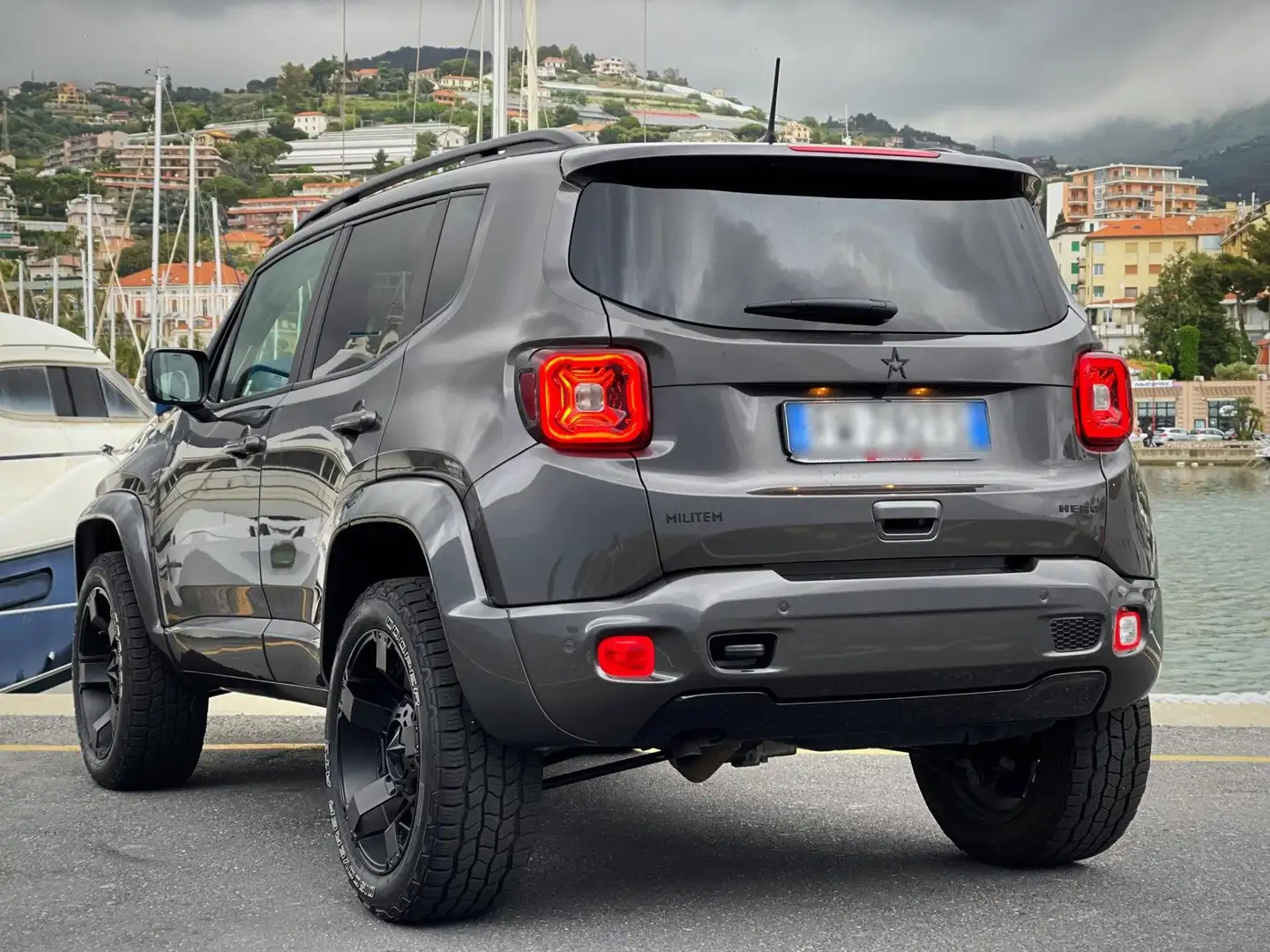 Jeep Renegade MILITEM HERO 190 CV Grigio - 2