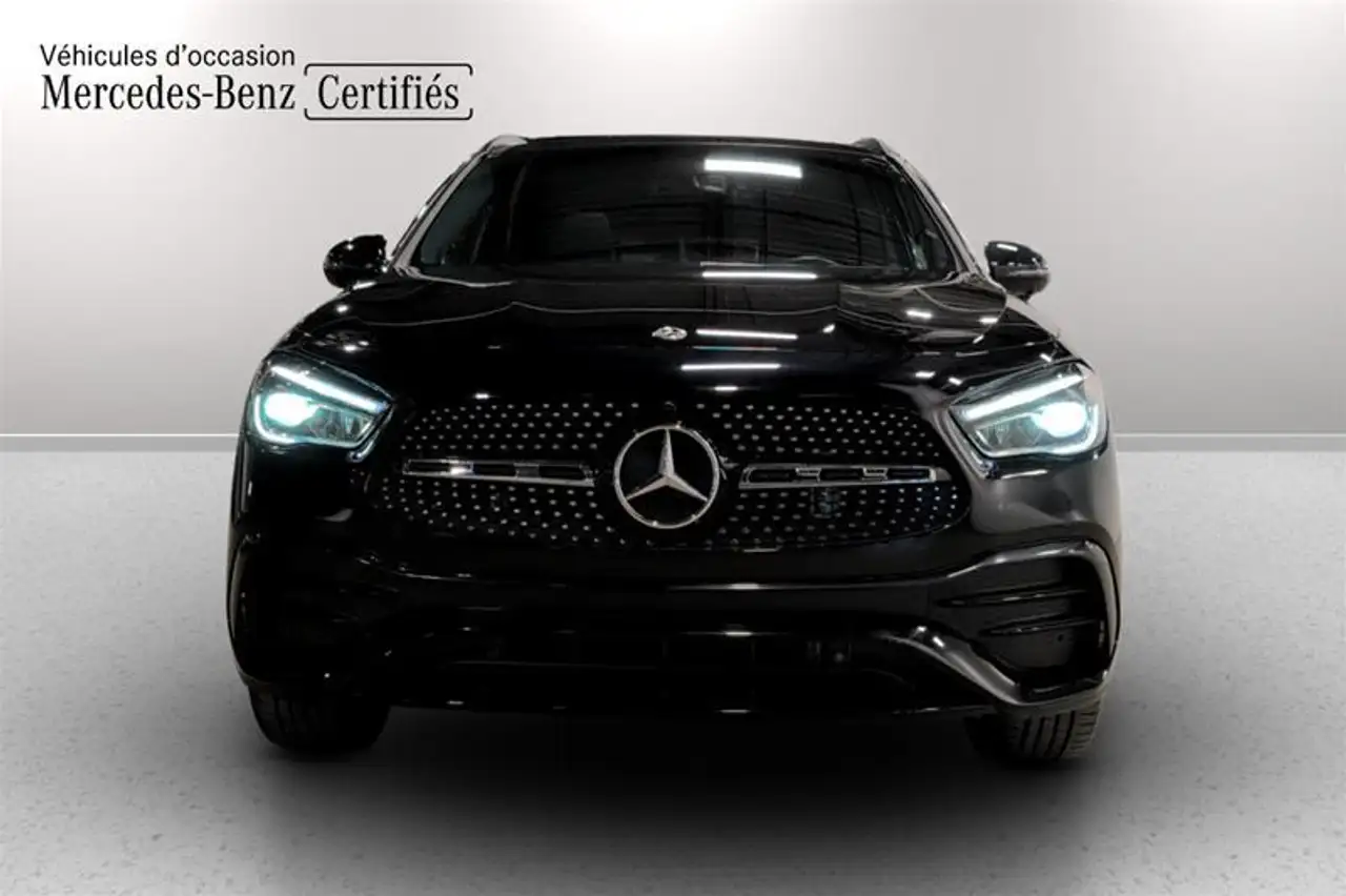 Mercedes-Benz GLA снимка Mercedes-Benz GLA