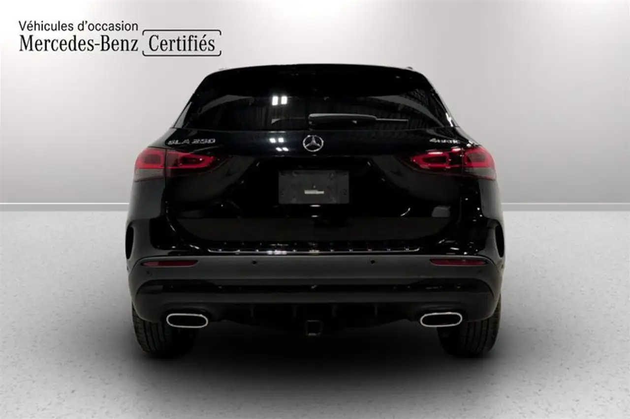 Mercedes-Benz GLA снимка Mercedes-Benz GLA