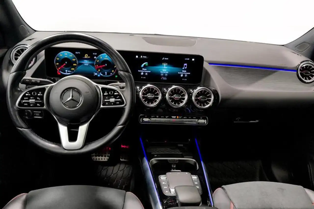 Mercedes-Benz GLA снимка Mercedes-Benz GLA