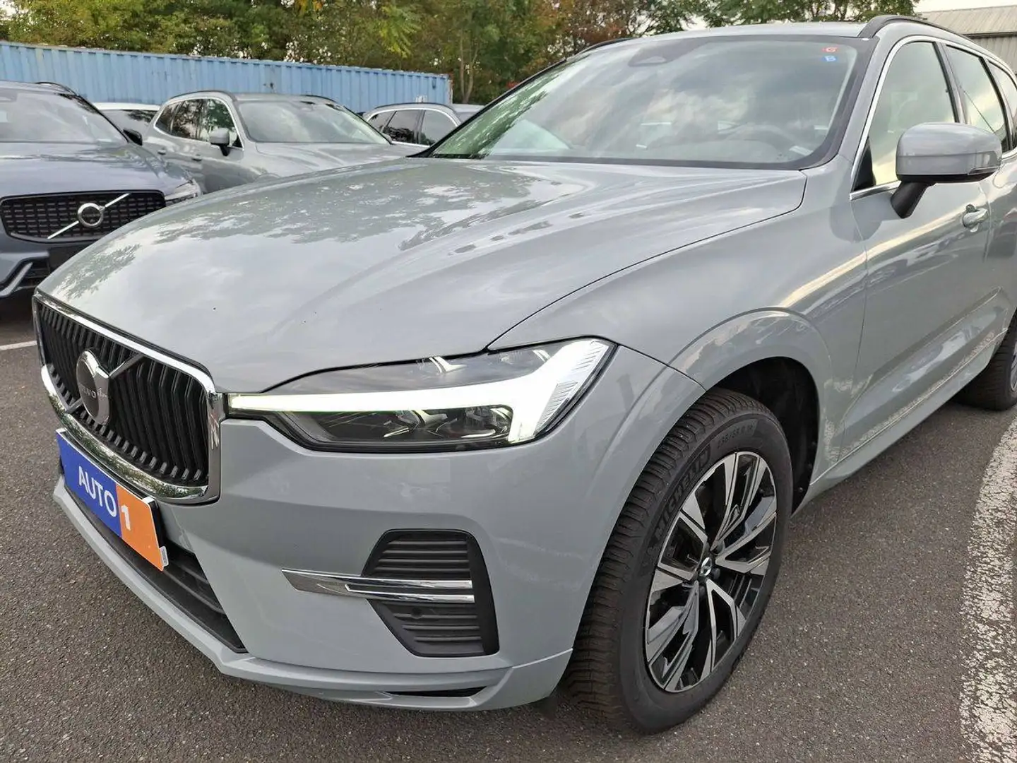 Volvo XC60 XC60 2.0 B5 Mild-Hybrid Core AWD Grau - 2