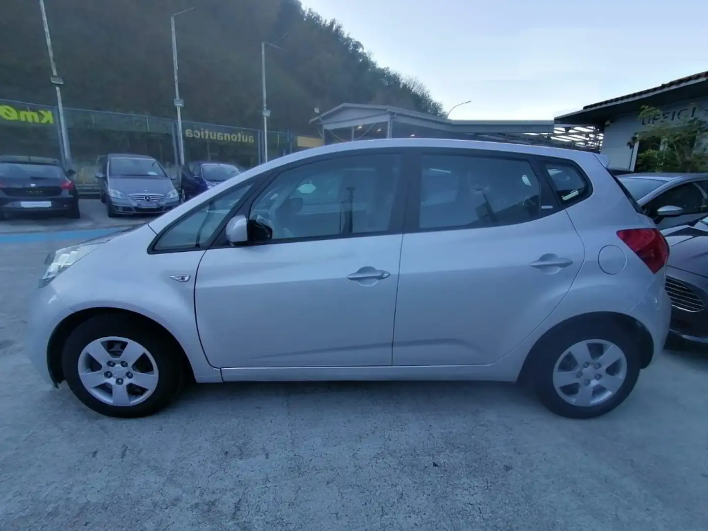 Kia Venga 1.4 CRDi 90cv ACTIVE Argent - 2