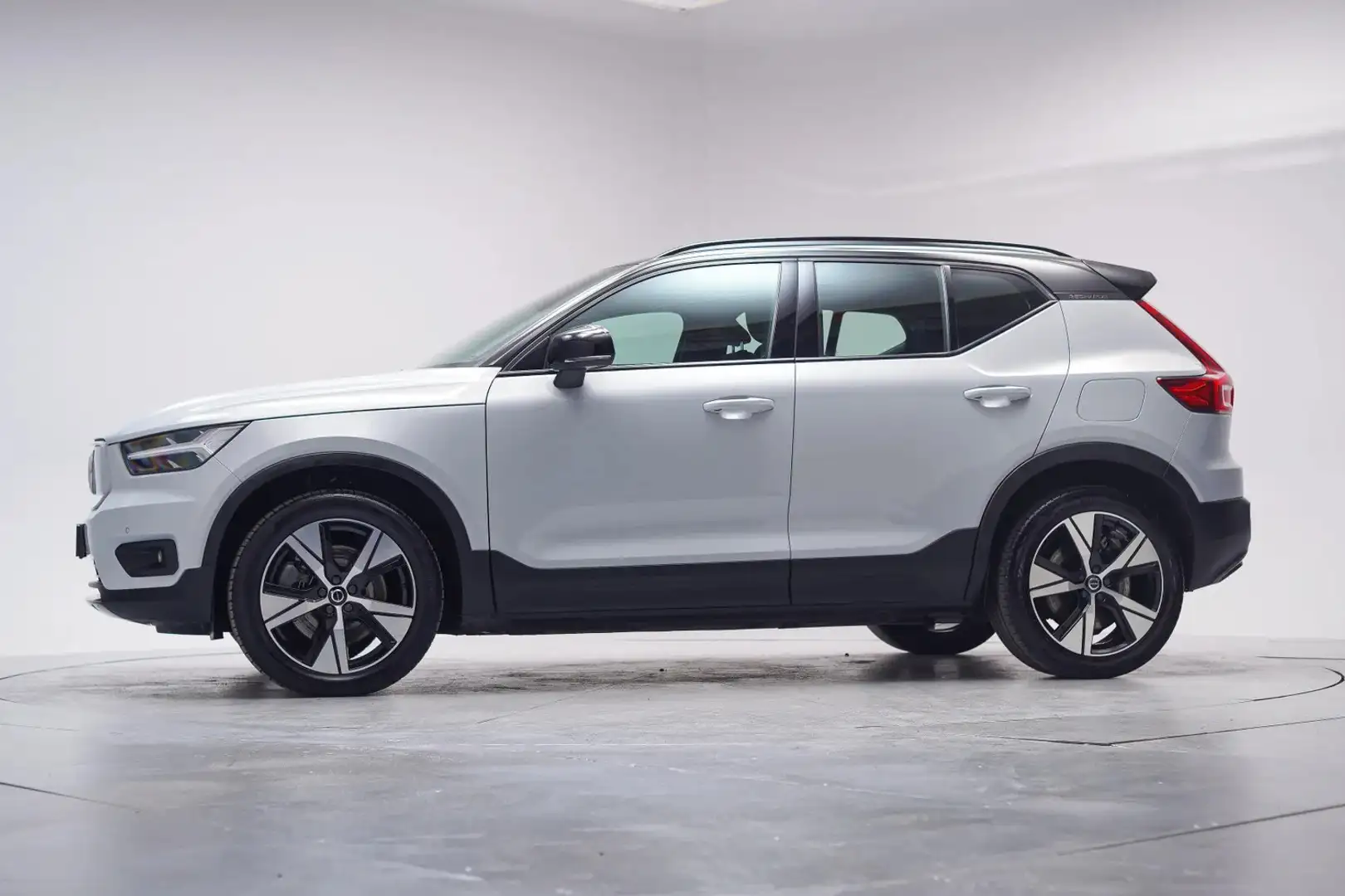 Volvo XC40 P8 Recharge AWD R-Design Gris - 2