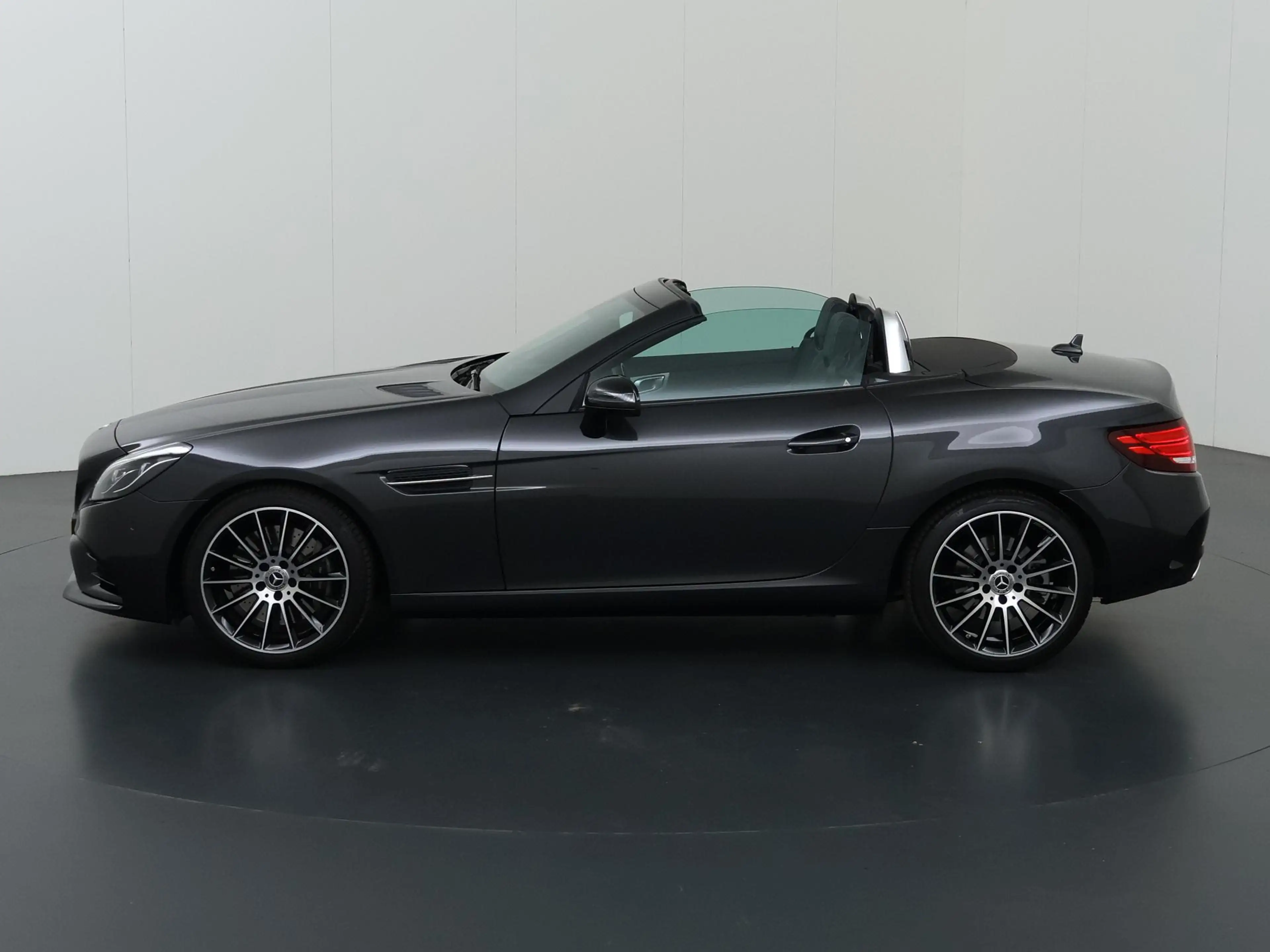 Mercedes-Benz SLC 180 | AMG | Night | Thermotronic | Achteruitrijcamera — photo 5