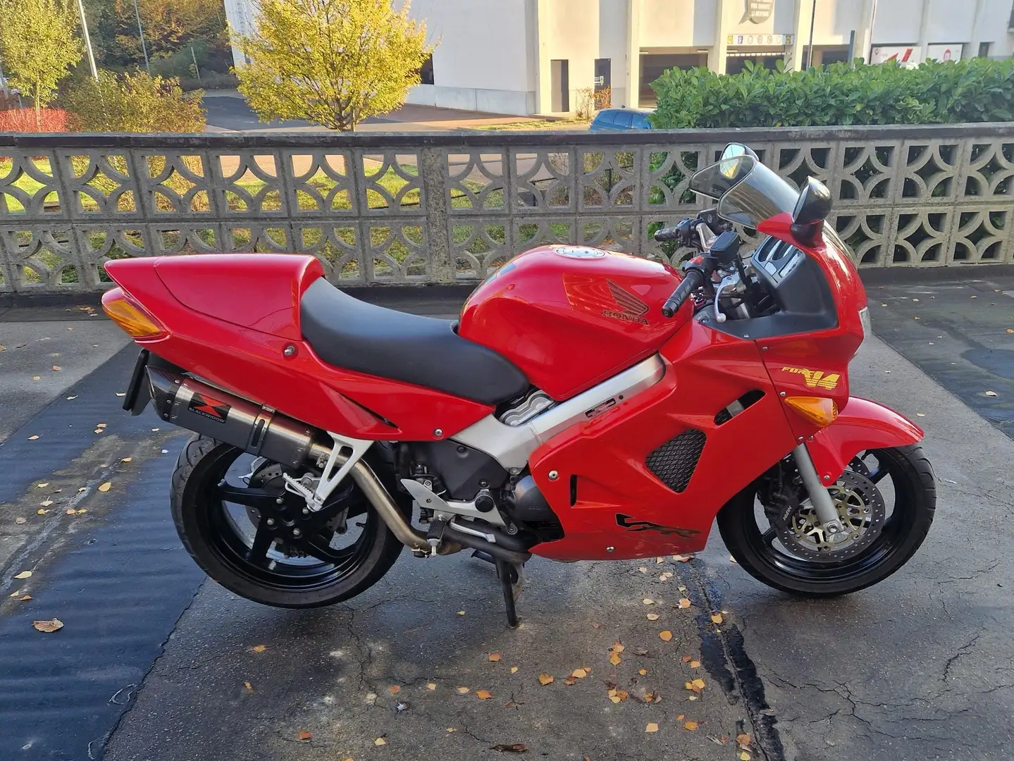 Honda VFR 800 Piros - 1