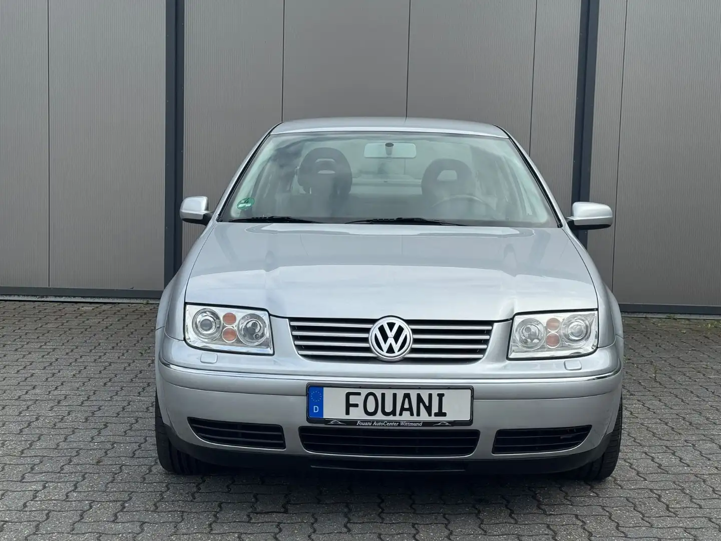 Volkswagen Bora 1.6*Special*1.HAND*KLIMA*SHZ*GARANTIE*8FACH Серебристый - 2