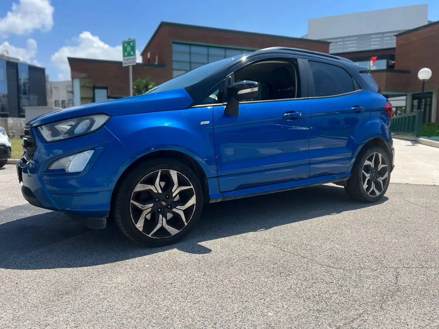 Ford EcoSport 1.5 tdci ST-Line s&s 100cv Blau - 2