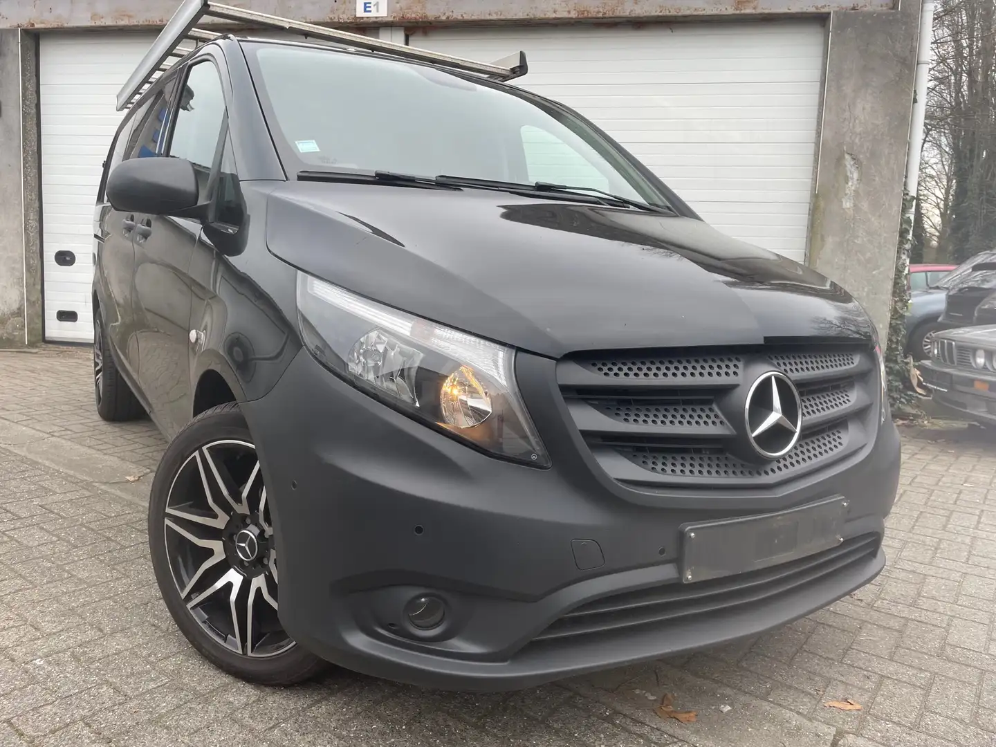 Mercedes-Benz Vito 111 CDI Lang Noir - 1