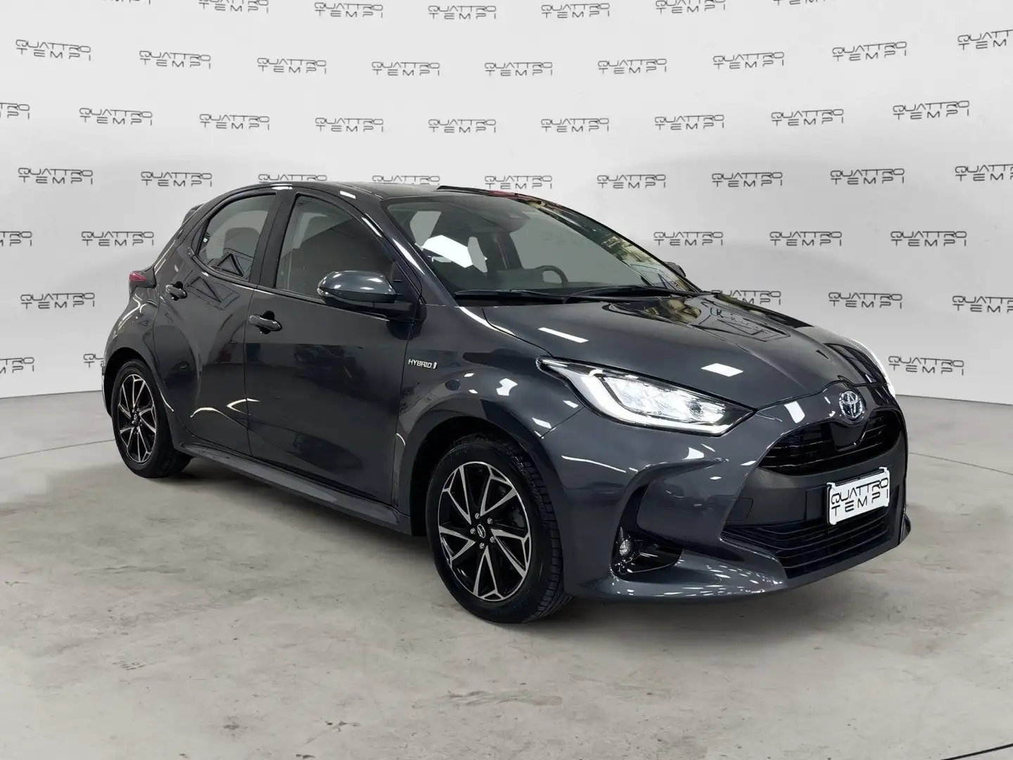Toyota Yaris 1.5 Hybrid 5 porte Trend Grigio - 1
