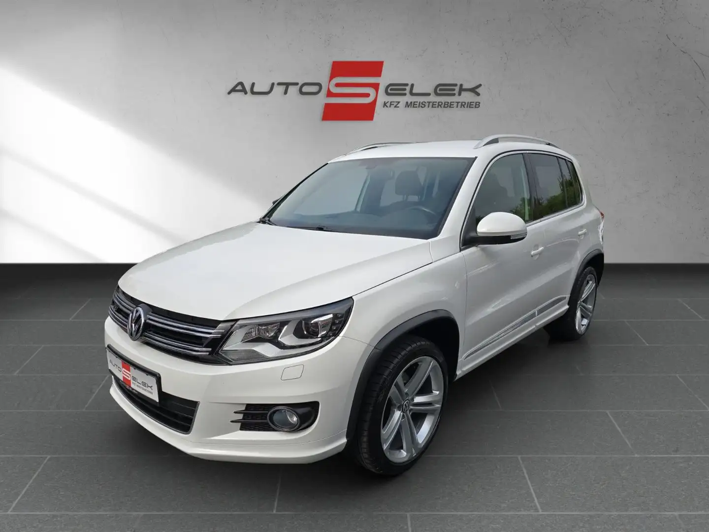 Volkswagen Tiguan R-Line+KAMERA+NAVI+TÜV+INSPEKTION NEU '' Weiß - 1