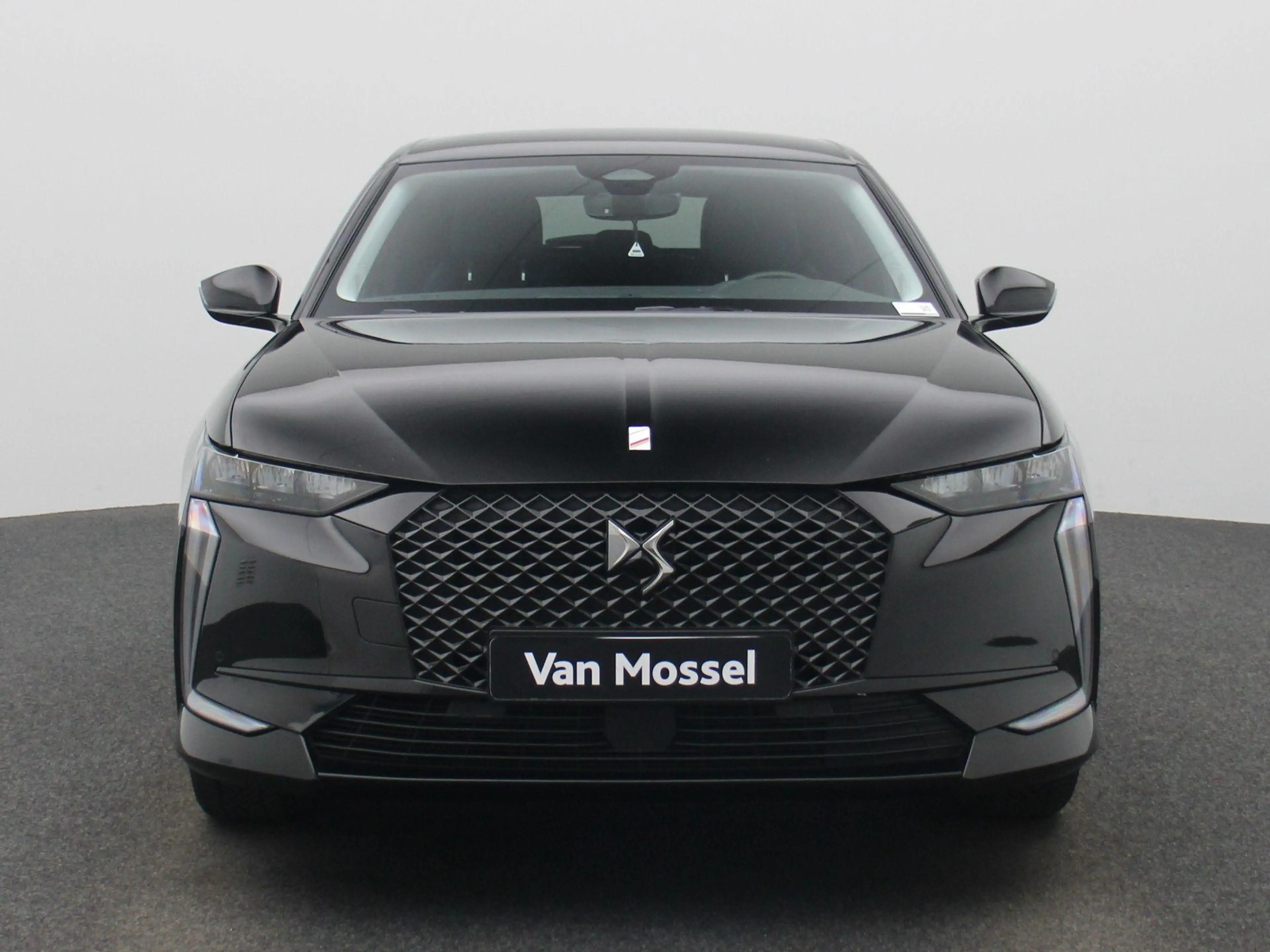 DS Automobiles DS 4 E-TENSE Performance Line LEDER | LED | NAVI | CAM — photo 3