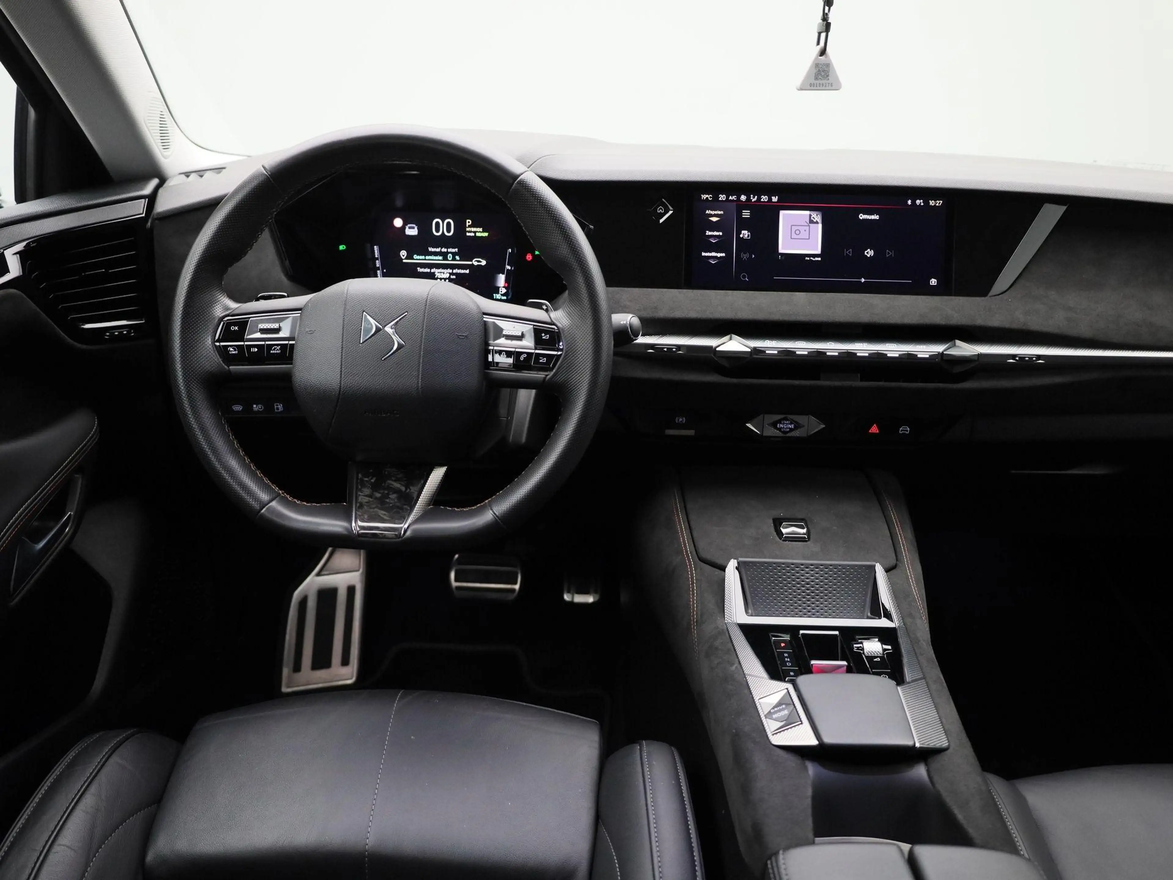 DS Automobiles DS 4 E-TENSE Performance Line LEDER | LED | NAVI | CAM — photo 7