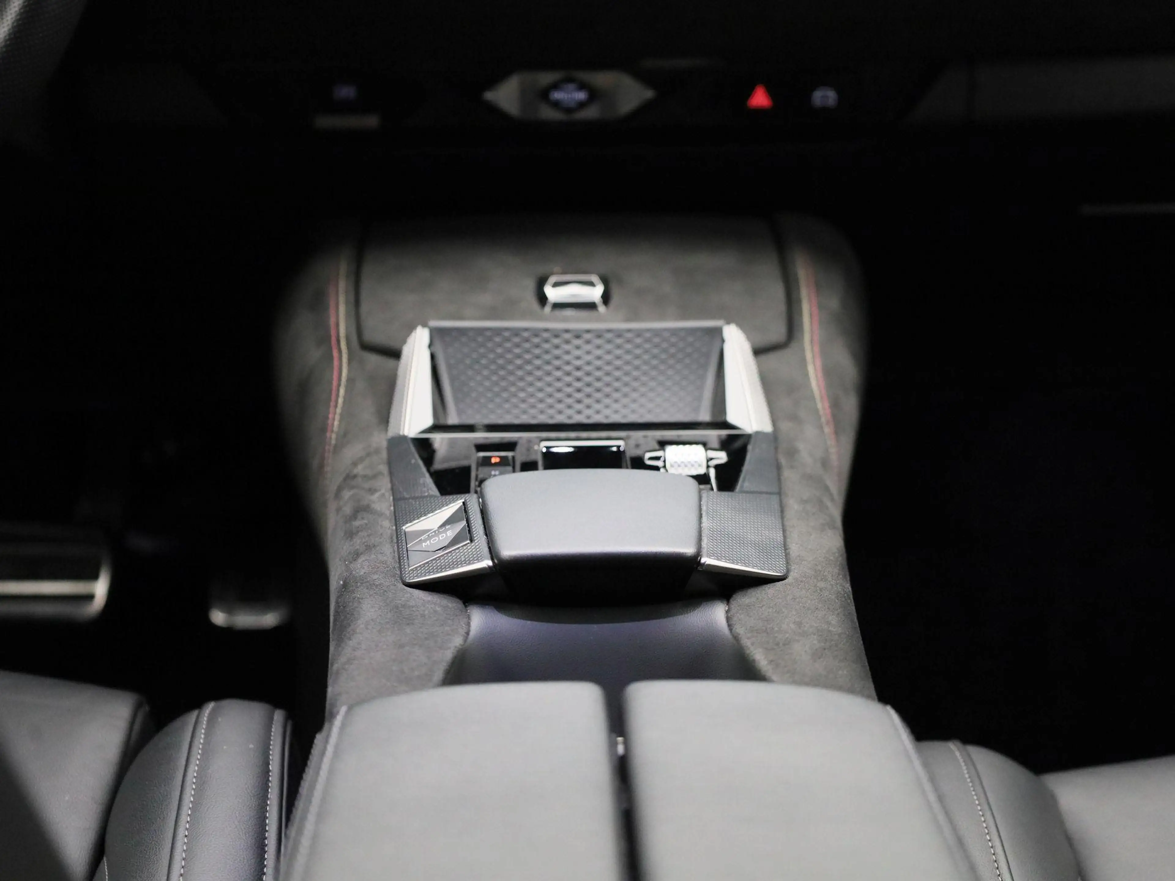 DS Automobiles DS 4 E-TENSE Performance Line LEDER | LED | NAVI | CAM — photo 10