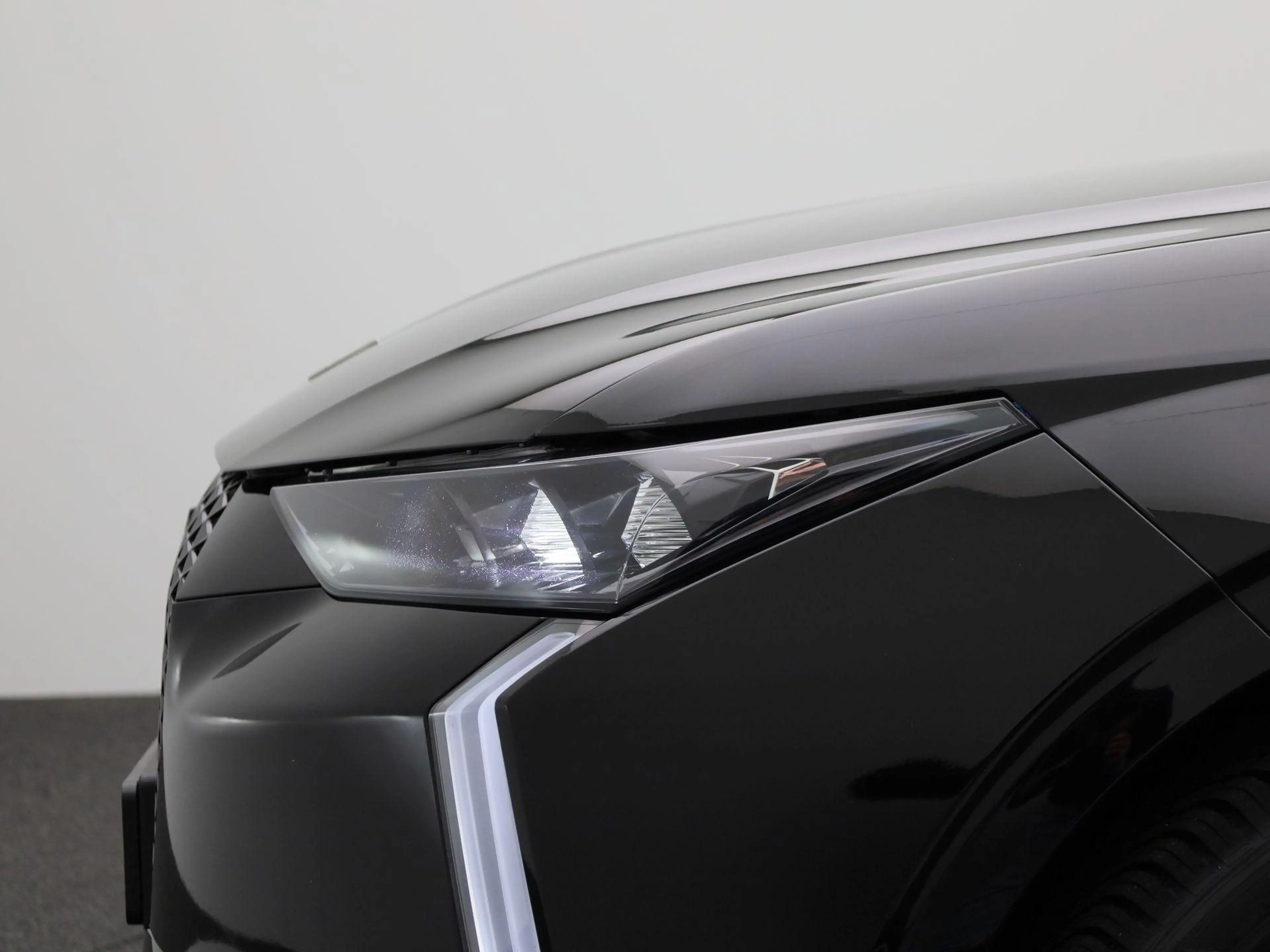 DS Automobiles DS 4 E-TENSE Performance Line LEDER | LED | NAVI | CAM — photo 15