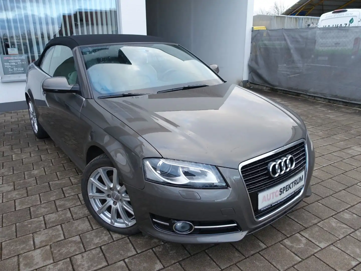 Audi A3 Cabriolet Ambition 1.HAND/LEDER/XENON/PDC Grau - 2