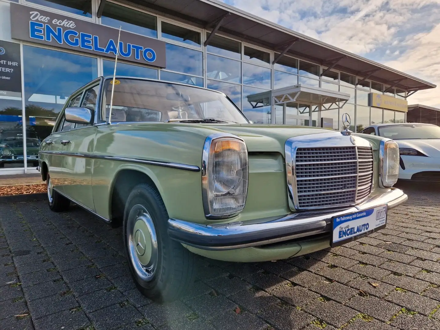 Mercedes-Benz 230 .6/8  2.HAND 85.000KM !!! SSD H-KENNZEICHEN Verde - 1