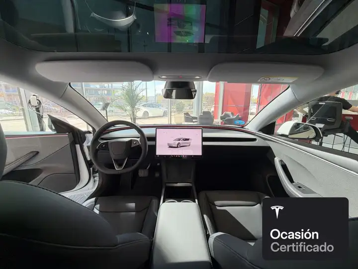 Tesla Model 3 2026, foto 29
