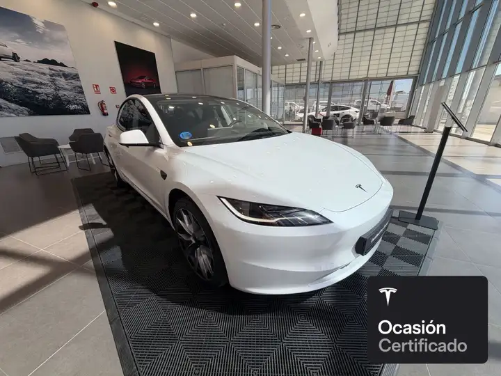 Tesla Model 3 2026, foto 2