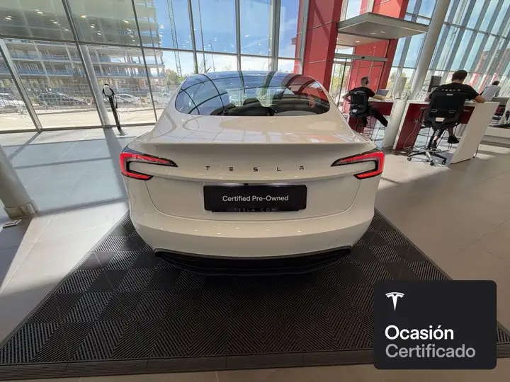 Tesla Model 3 2026, foto 22