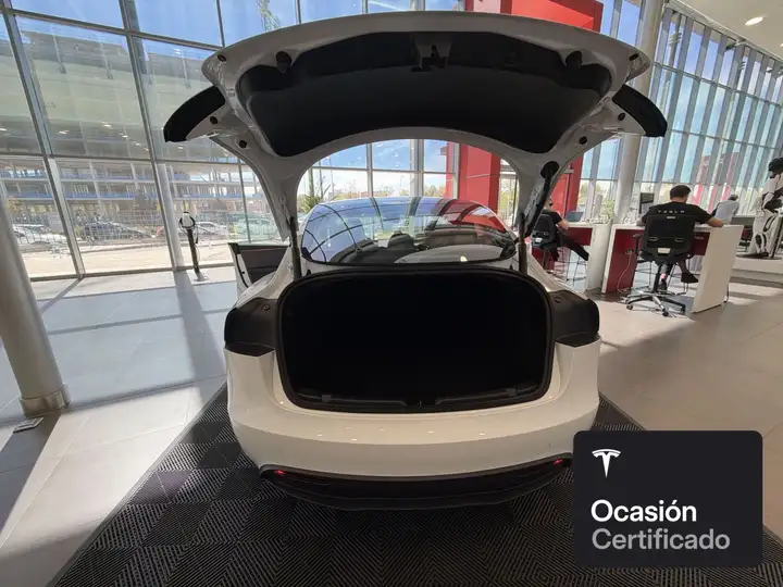 Tesla Model 3 2026, foto 13