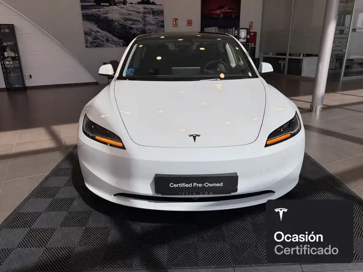 Tesla Model 3 2026, foto 17