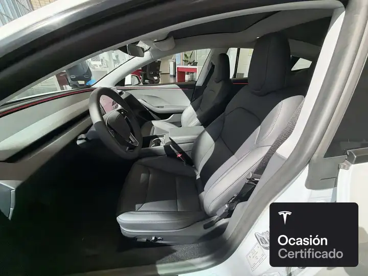 Tesla Model 3 2026, foto 15