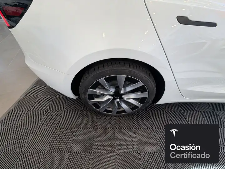 Tesla Model 3 2026, foto 24