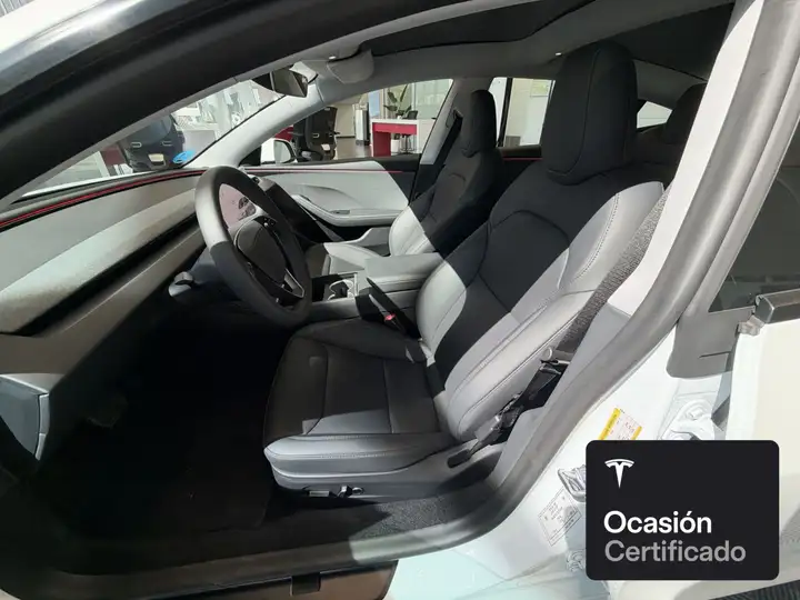 Tesla Model 3 2026, foto 27