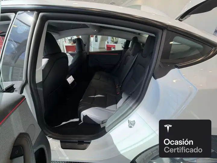 Tesla Model 3 2026, foto 14