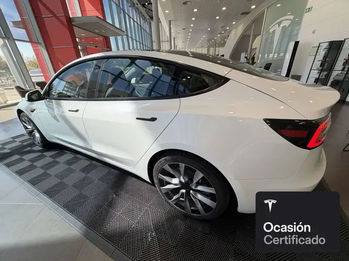 Tesla Model 3 2026, foto 21