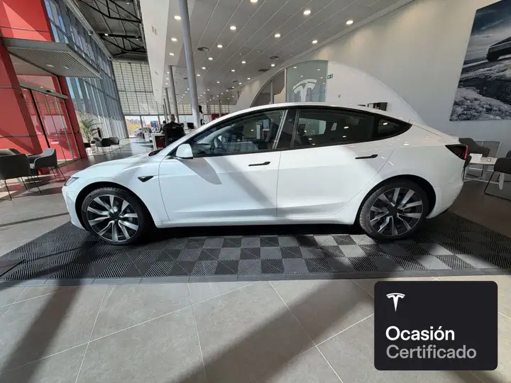 Tesla Model 3 2026, foto 5