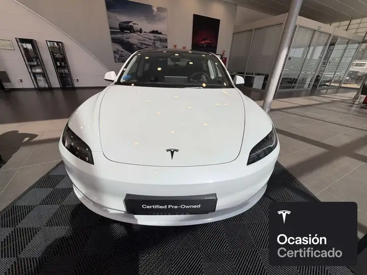 Tesla Model 3 2026, foto 3