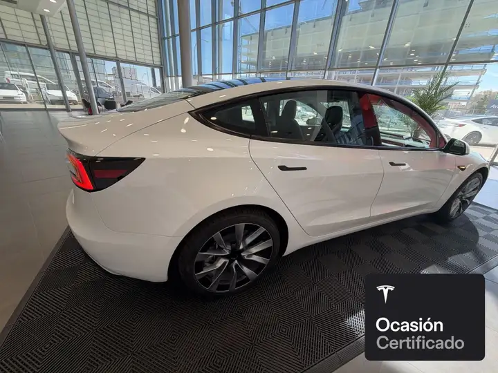 Tesla Model 3 2026, foto 23