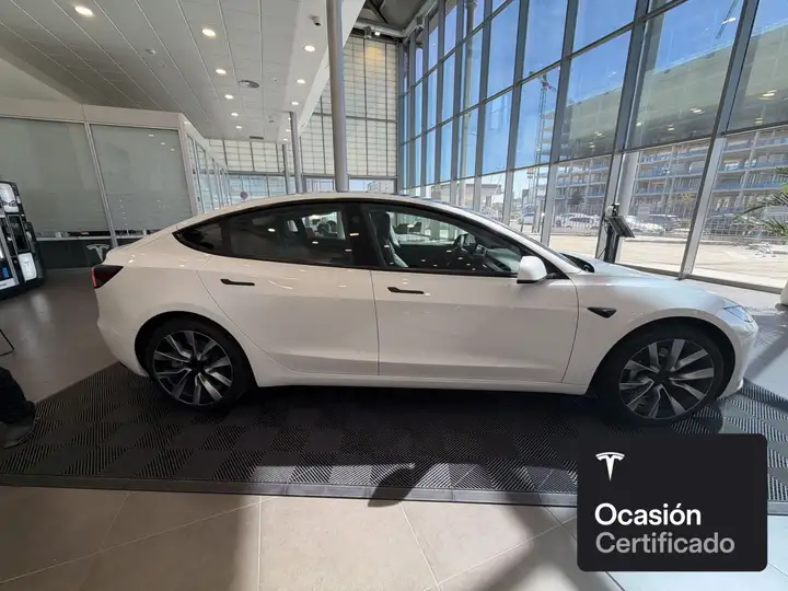 Tesla Model 3 2026, foto 9