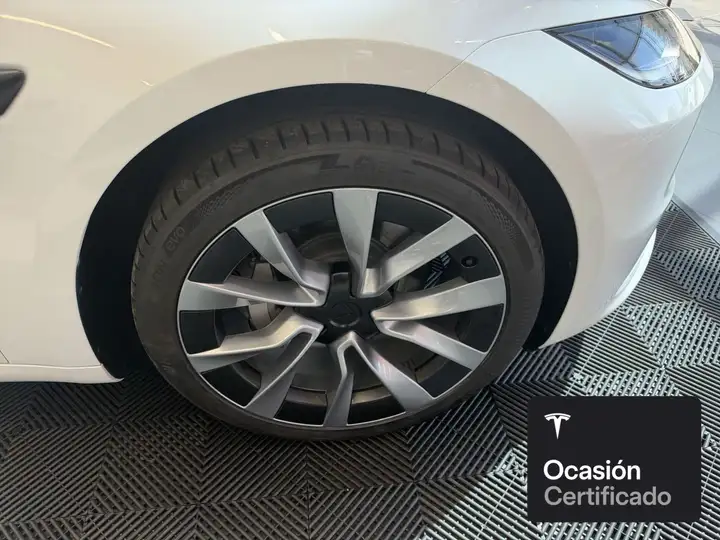 Tesla Model 3 2026, foto 25