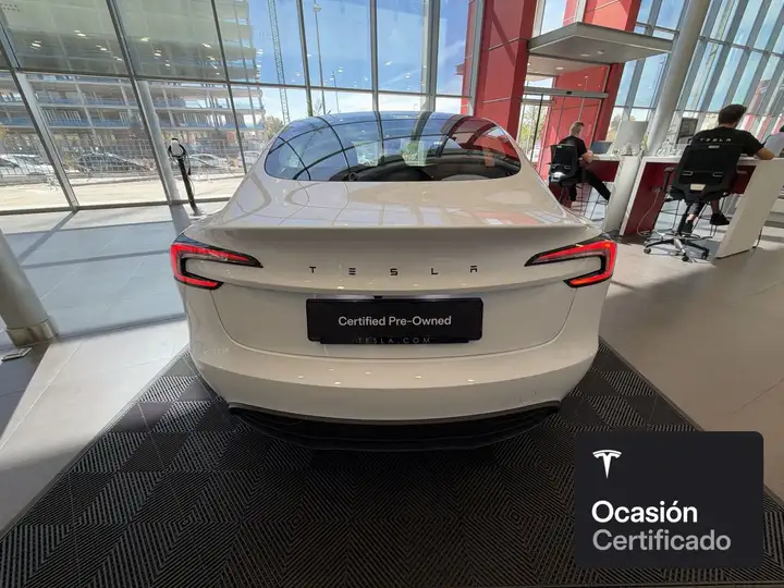 Tesla Model 3 2026, foto 7