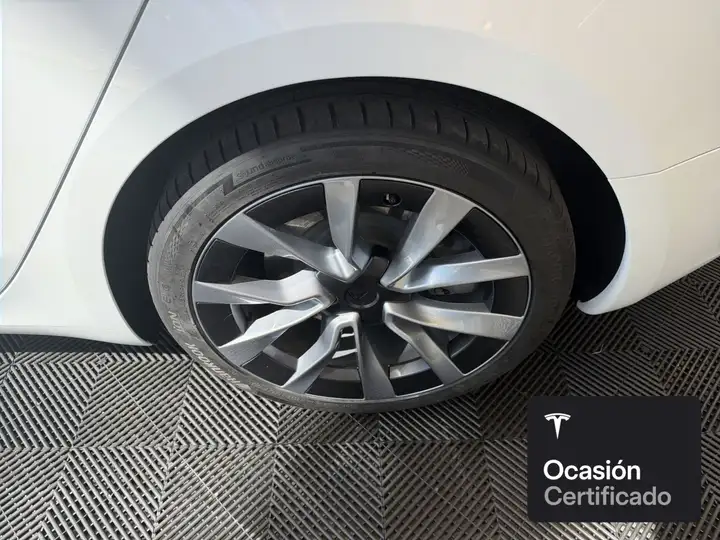 Tesla Model 3 2026, foto 20