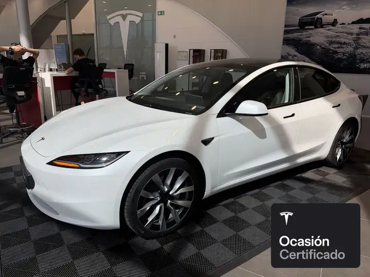 Tesla Model 3 2026, foto 16