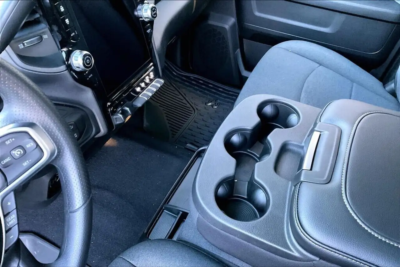 RAM 2500 снимка RAM 2500