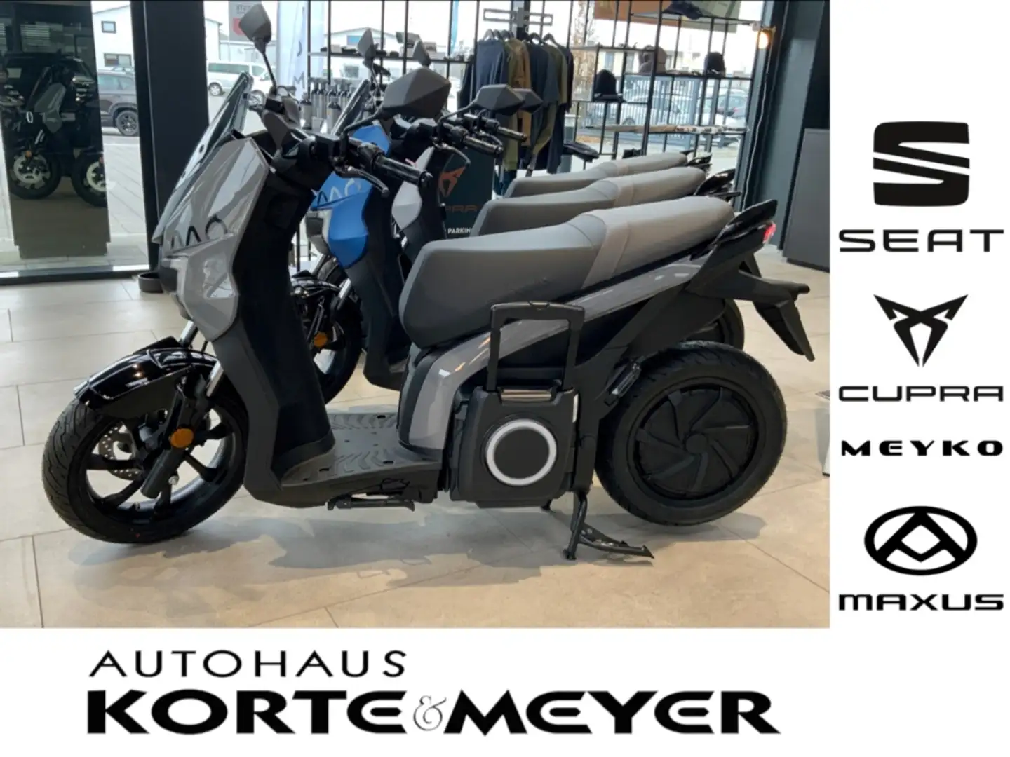 SEAT MO eScooter 50 4kW (5 PS) Barcelona Grey Šedá - 1