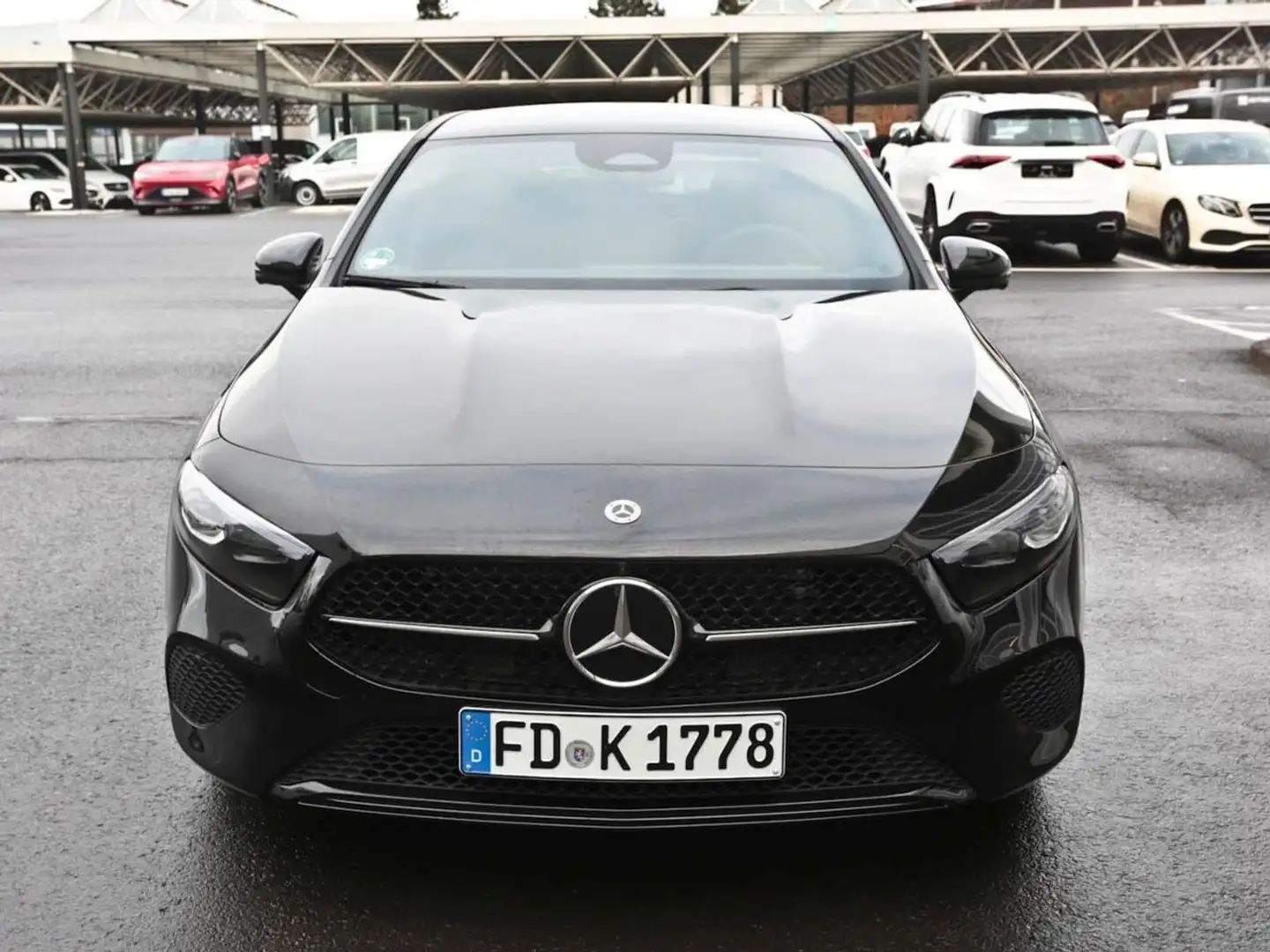 Mercedes-Benz A 200 Limousine Progressive Night AHK 360° SpurH Schwarz - 2