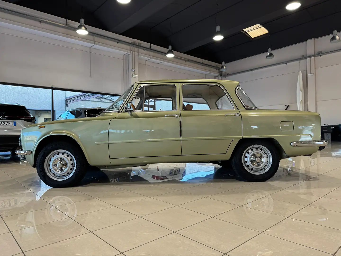 Alfa Romeo Giulia NUOVA SUPER 1300 TARGA ORO ASI Verde - 2