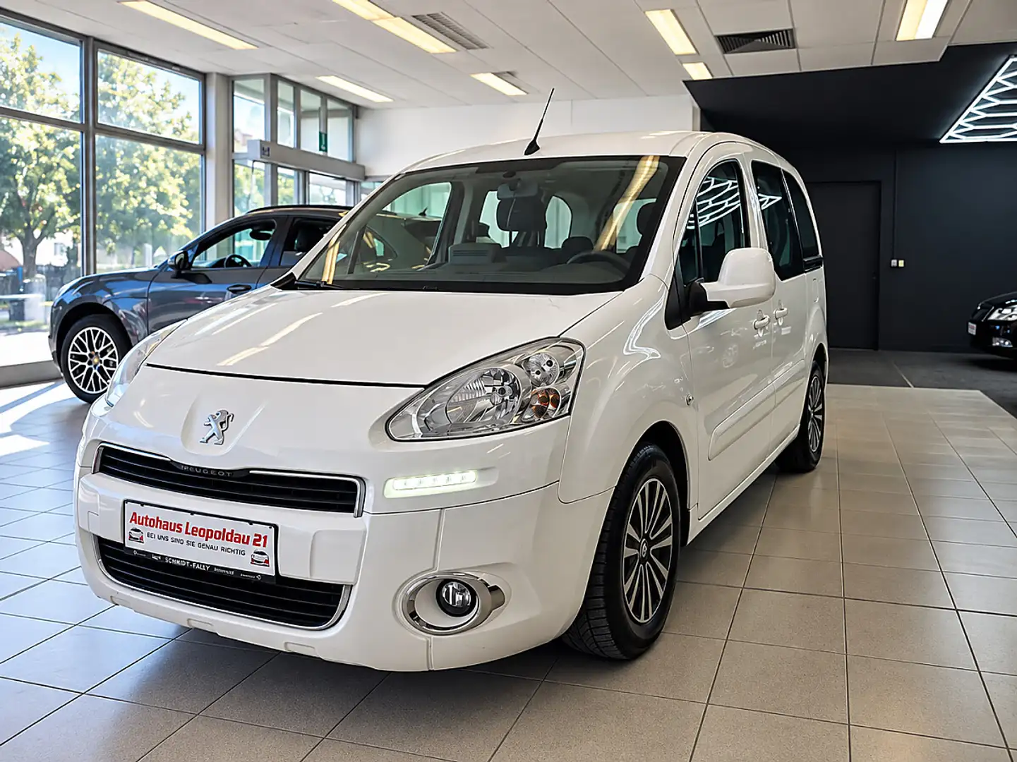 Peugeot Partner Tepee 1.6 e-HDi FAP Active Weiß - 1