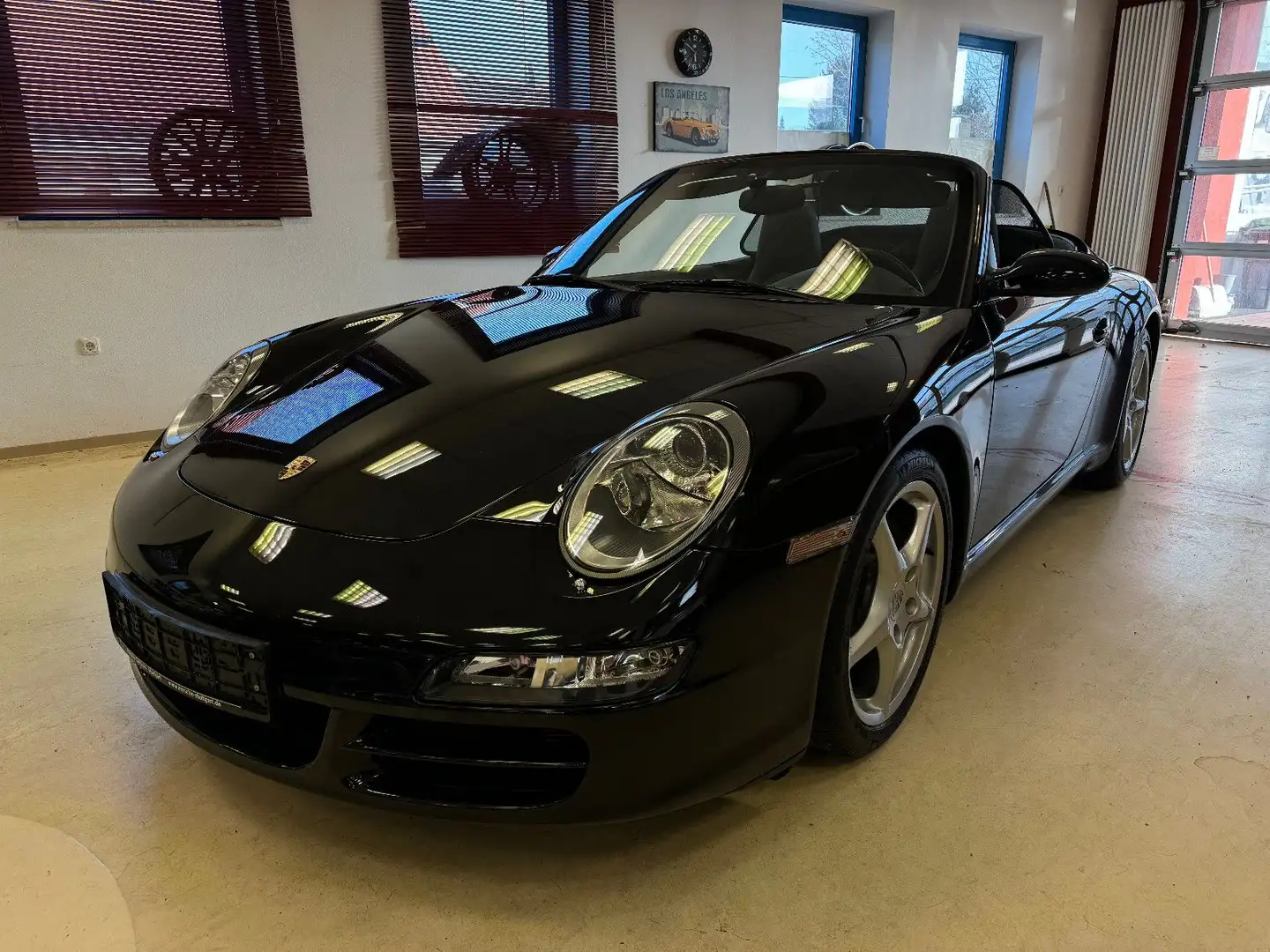 Porsche 997 911 Carrera Cabrio Tiptronic,DEUTSCH,NUR 53" Zwart - 2