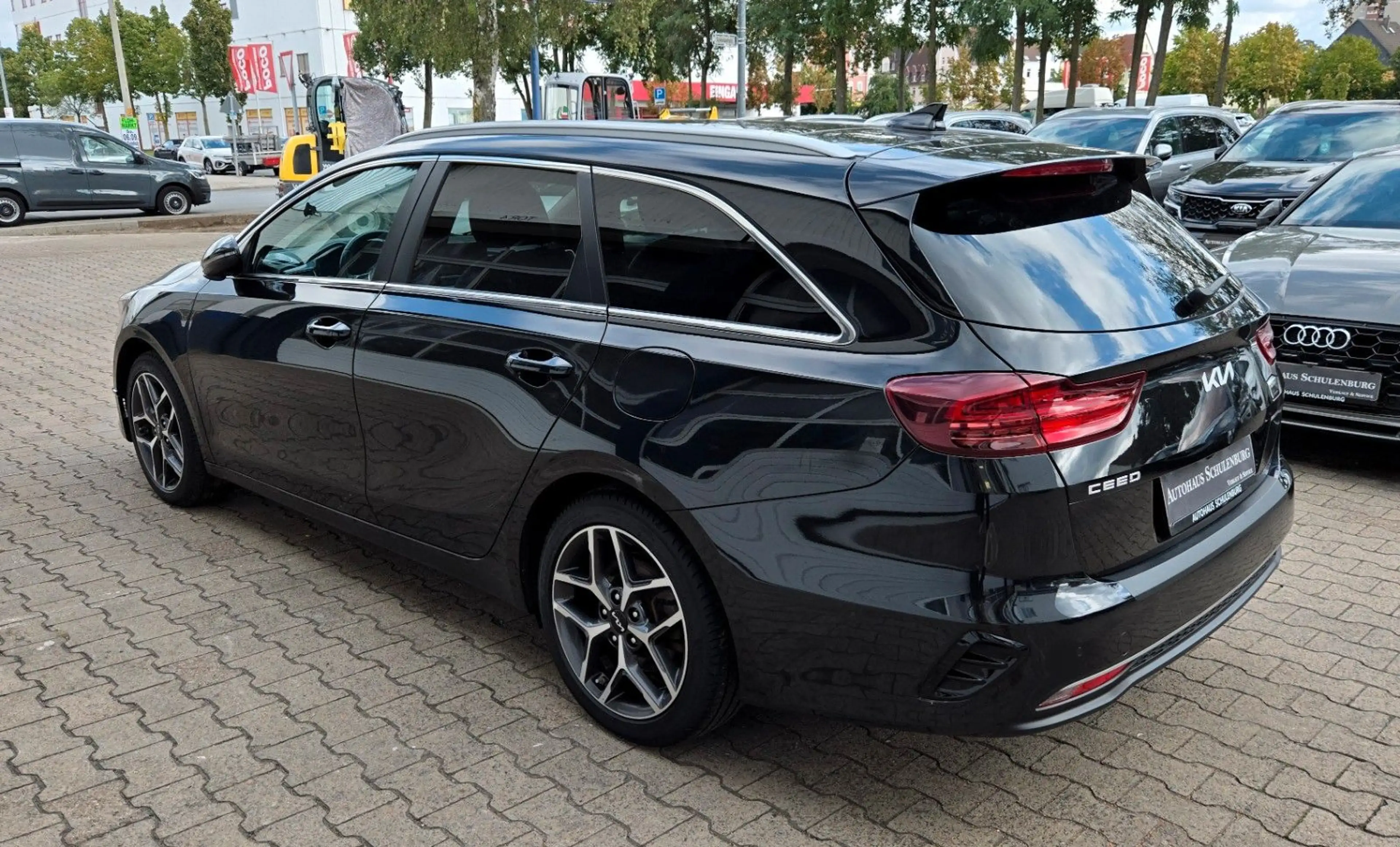 Kia Ceed / cee'd Ceed 1.Hand Platinum Schiebedach Abstandstempo. — photo 9