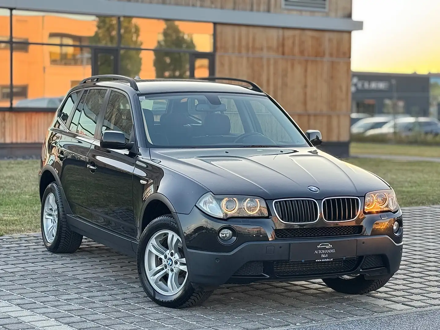 BMW X3 2,0d Österreich-Paket *Neues Pickerl* Noir - 1