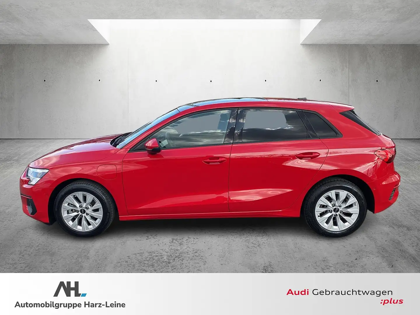 Audi A3 Sportback 40 TFSI e S-tronic Matrix Navi ACC Pano Rot - 2