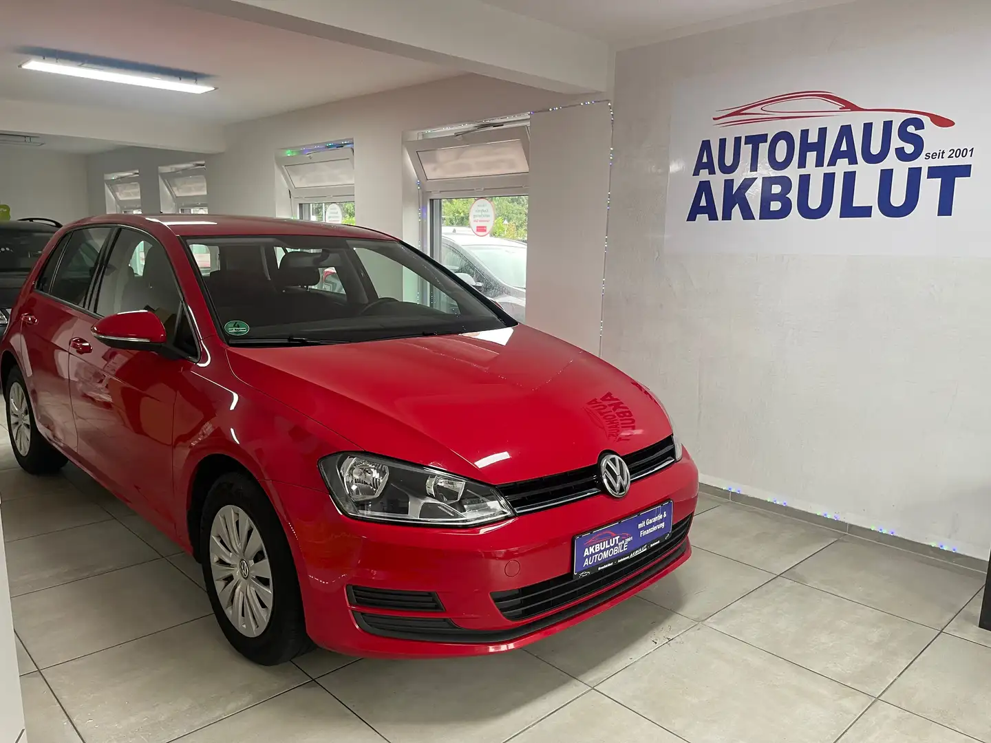 Volkswagen Golf Trendline BMT*1.Hand+Finanzierung+Garantie* Rojo - 1